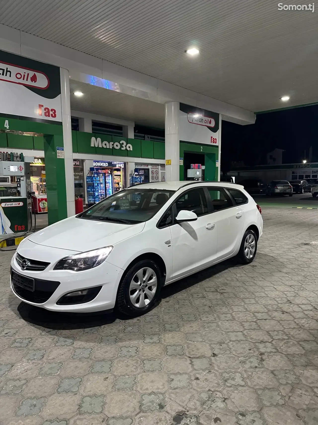 Opel Astra J 2014 · 1.4 MT
