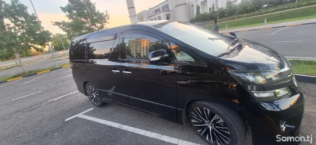 Toyota Vellfire 2014 · 2.4 AT