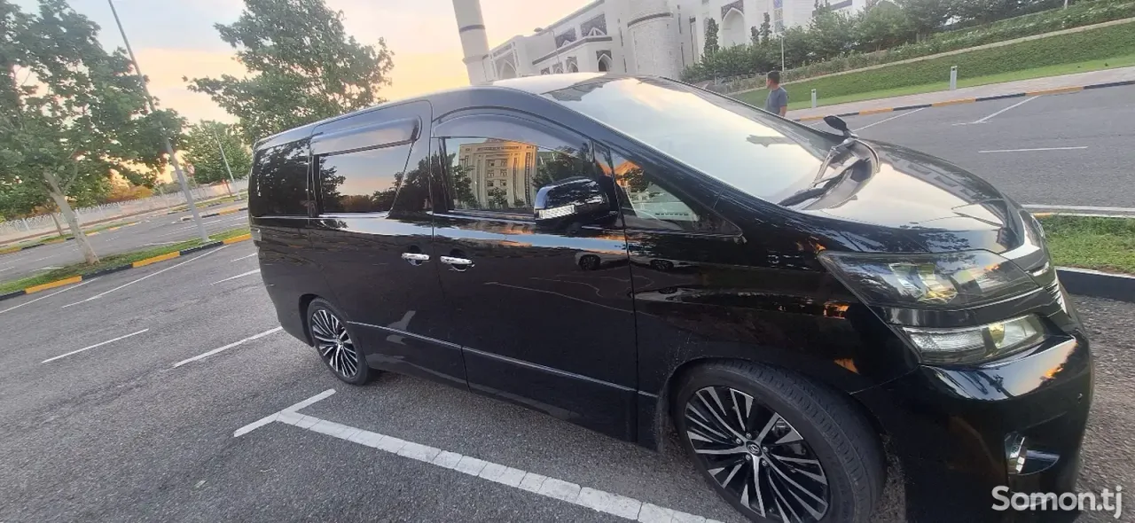 Toyota Vellfire 2014 · 2.4 AT