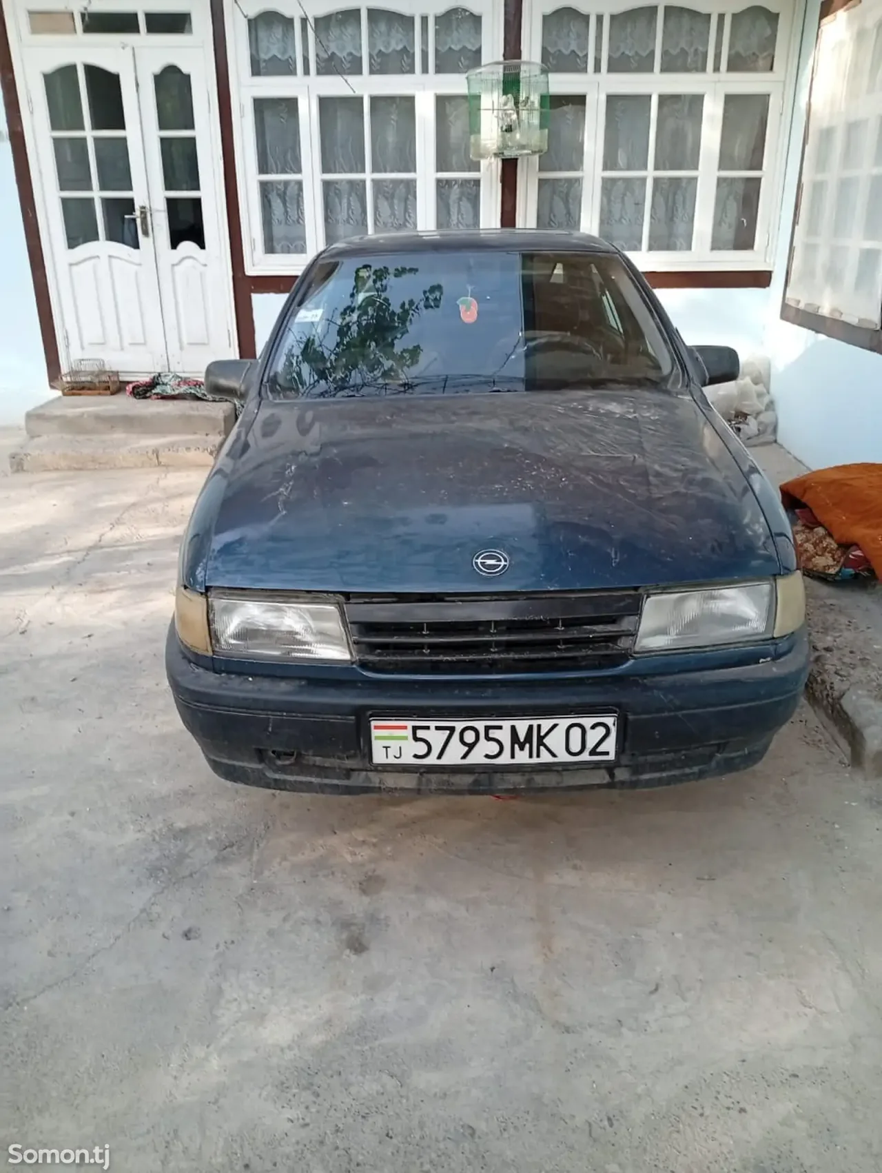 Opel Vectra A 1992 · 1.6 MT