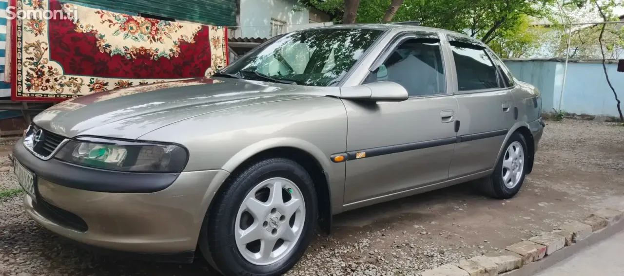 Opel Vectra B 1996 · 1.6 MT