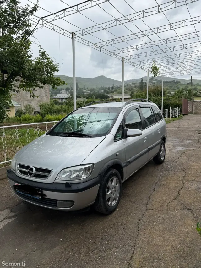 Opel Zafira 1999 · 1.8 MT
