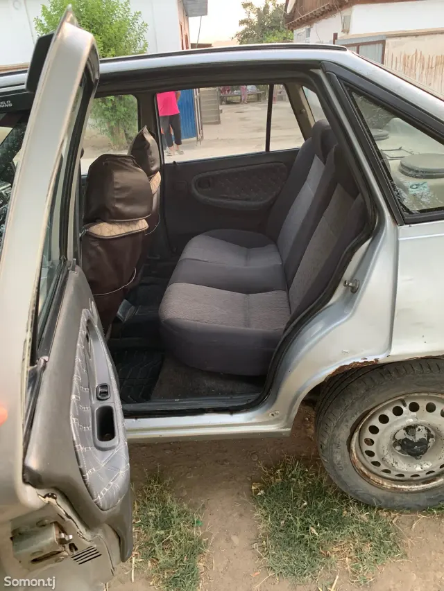 Daewoo Nexia 1996 · 1.6 MT