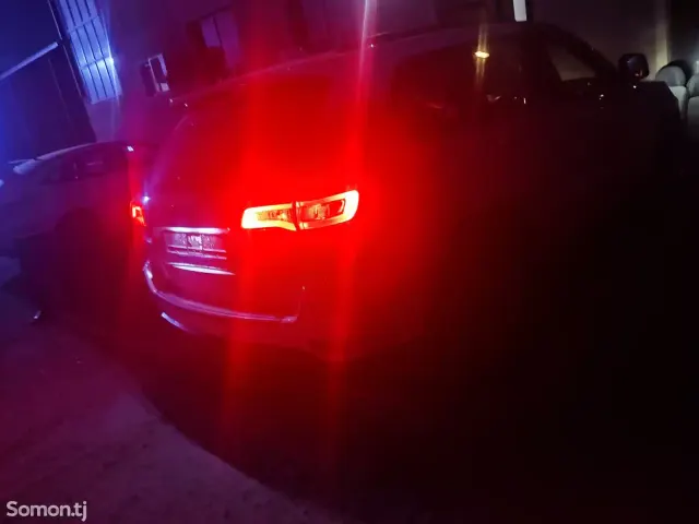 Jeep Grand Cherokee 2014 · 5.7 AT