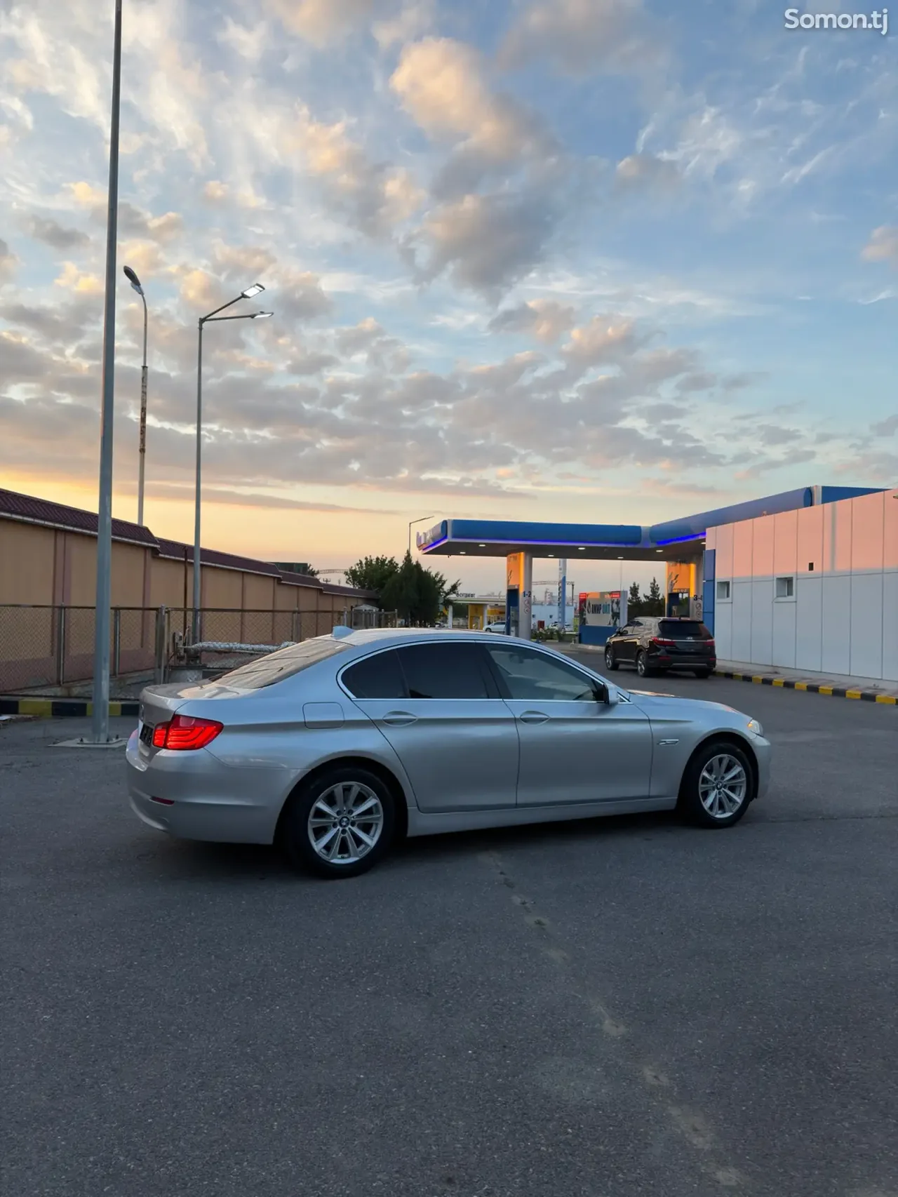 BMW 5 series 2012 · 2.0 AT