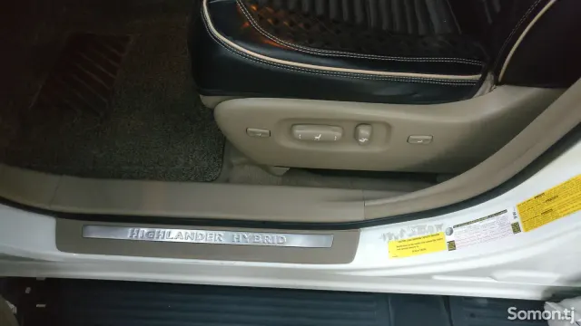 Toyota Highlander 2010 · 3.3 AT