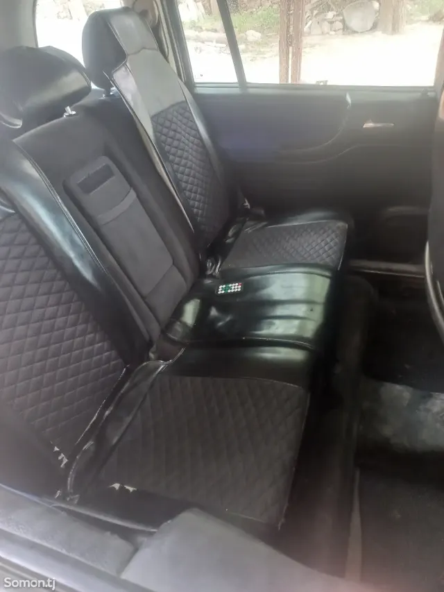Opel Zafira 2000 · 1.6 MT