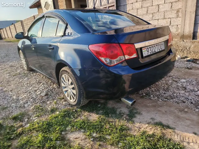 Chevrolet Cruze 2009 · 1.6 MT