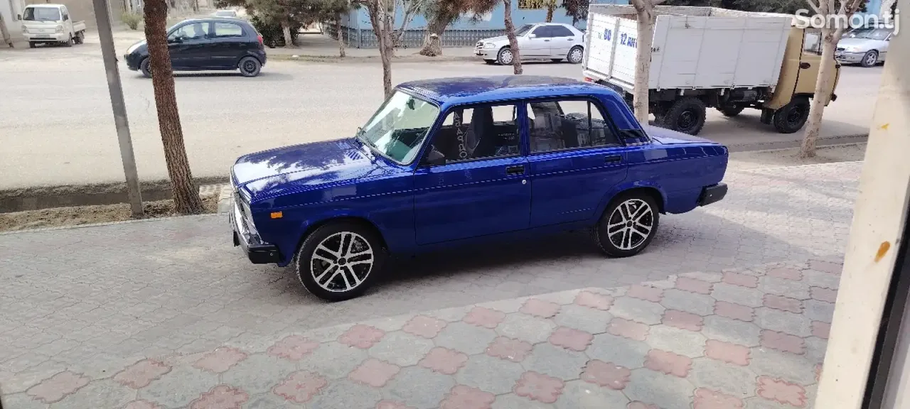 Lada (ВАЗ) 2107 2011 · 1.7 MT