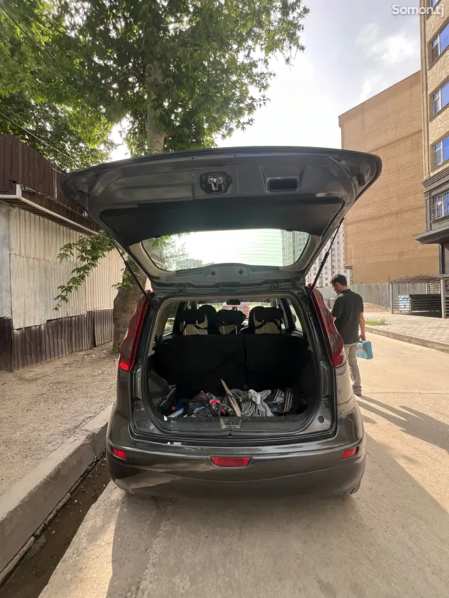 Nissan Note 2009 · 1.6 AT