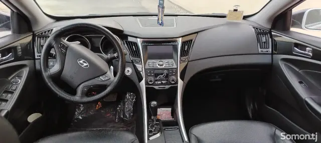 Hyundai Sonata 2010 · 2.0 AT