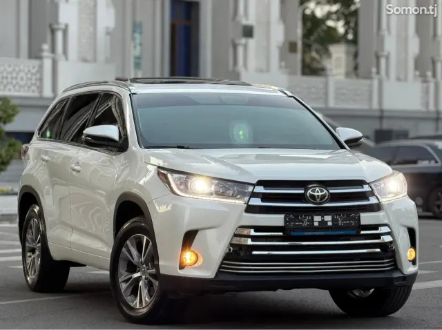 Toyota Highlander 2015 · 3.5 AT