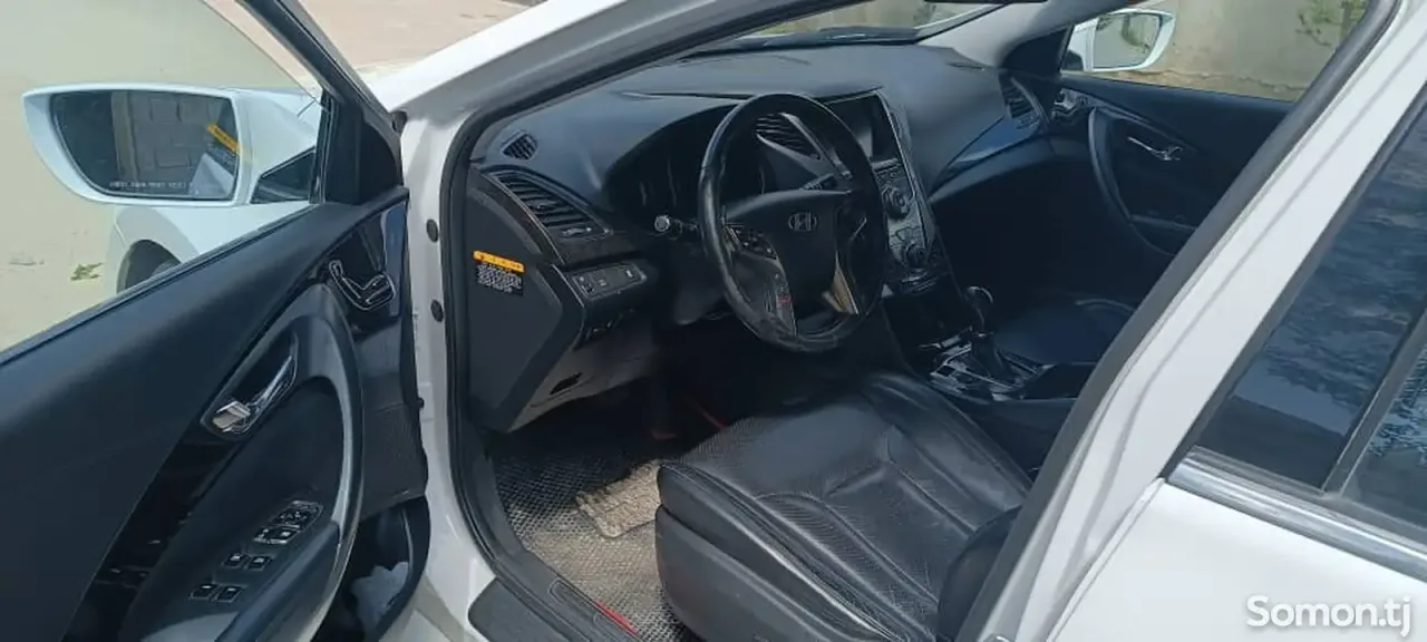 Hyundai Grandeur 2011 · 2.4 AT