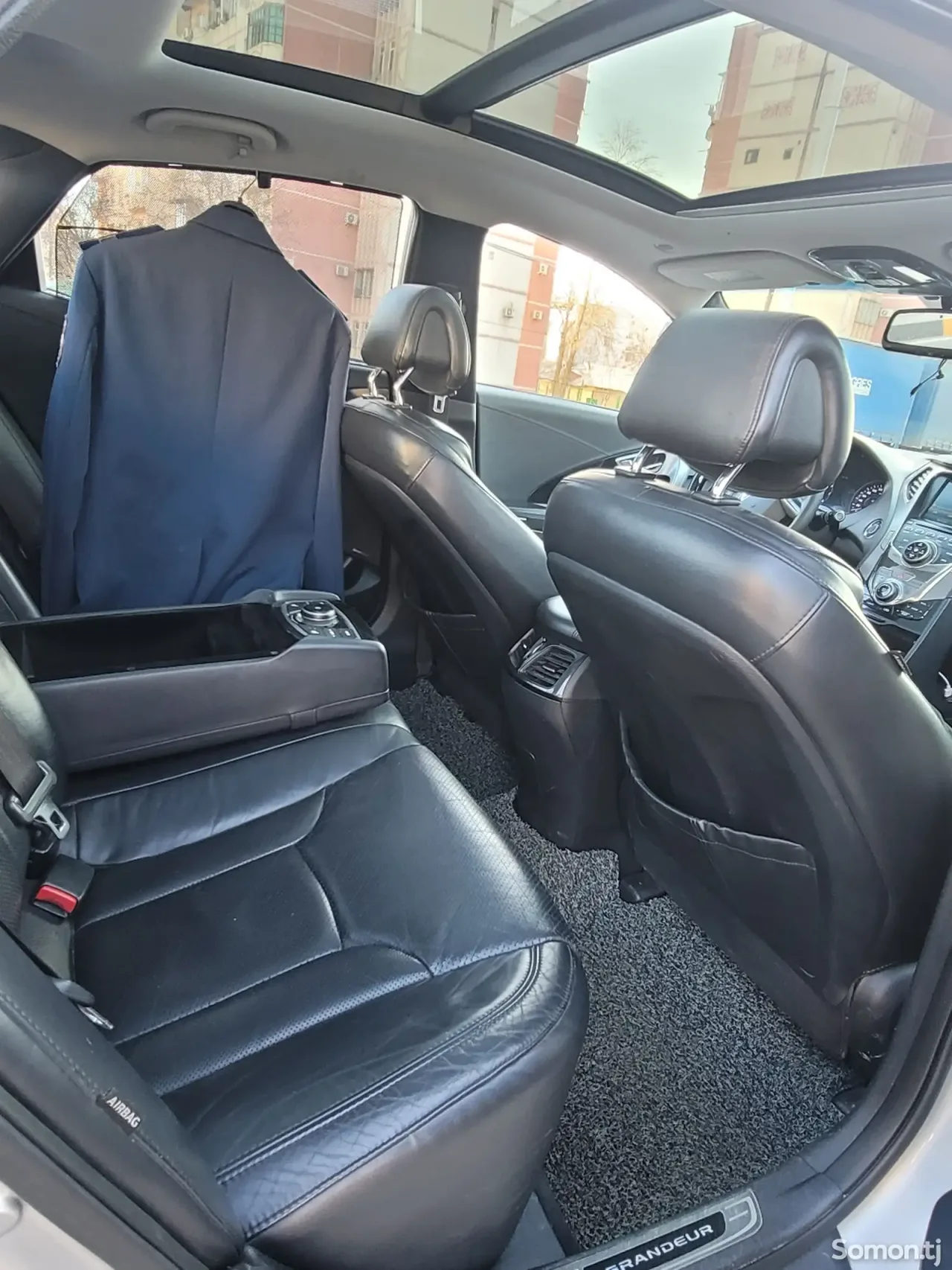 Hyundai Grandeur 2011 · 3.0 AT