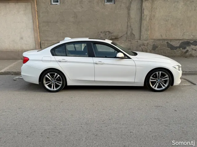 BMW 3 series 2013 · 2.0 AT