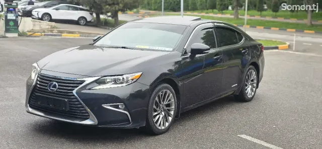 Lexus ES series 2017 · 3.0 AT