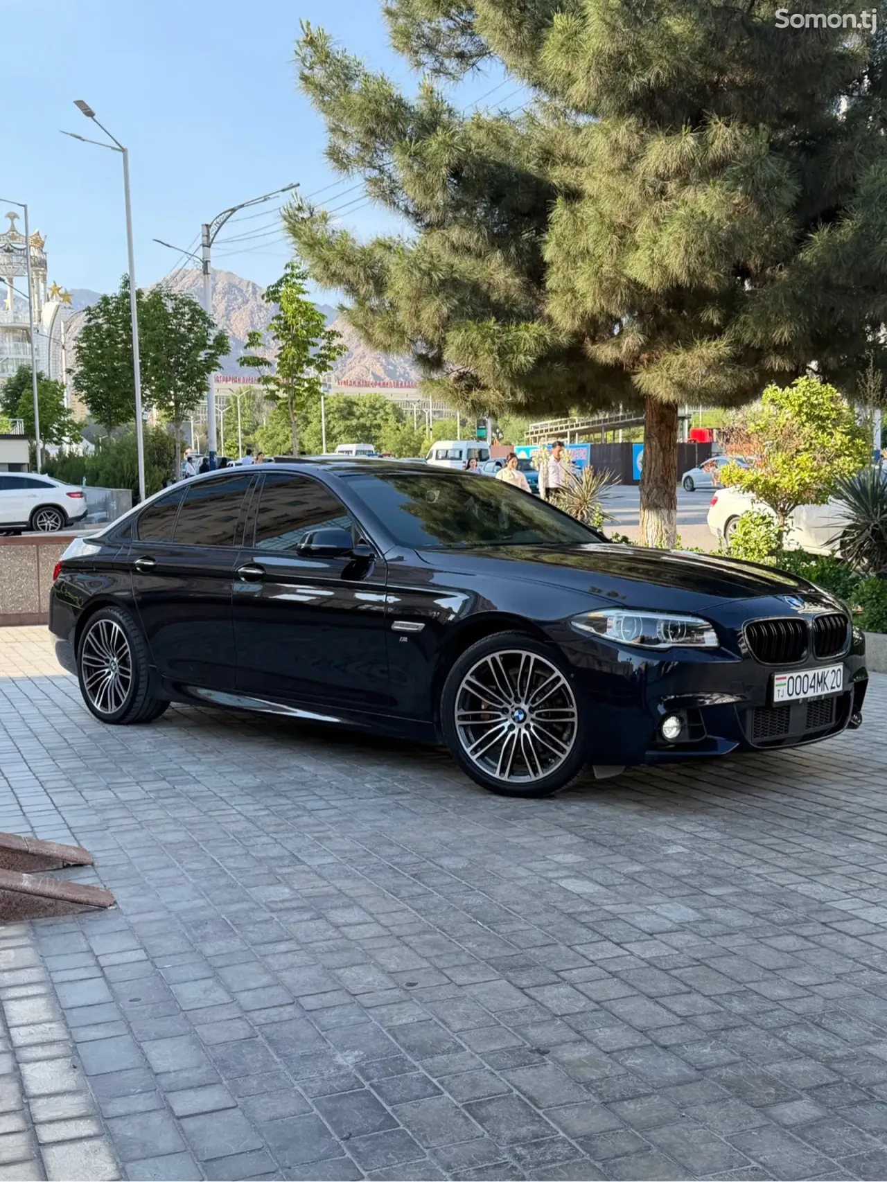 BMW 5 series 2016 · 2.0 AT