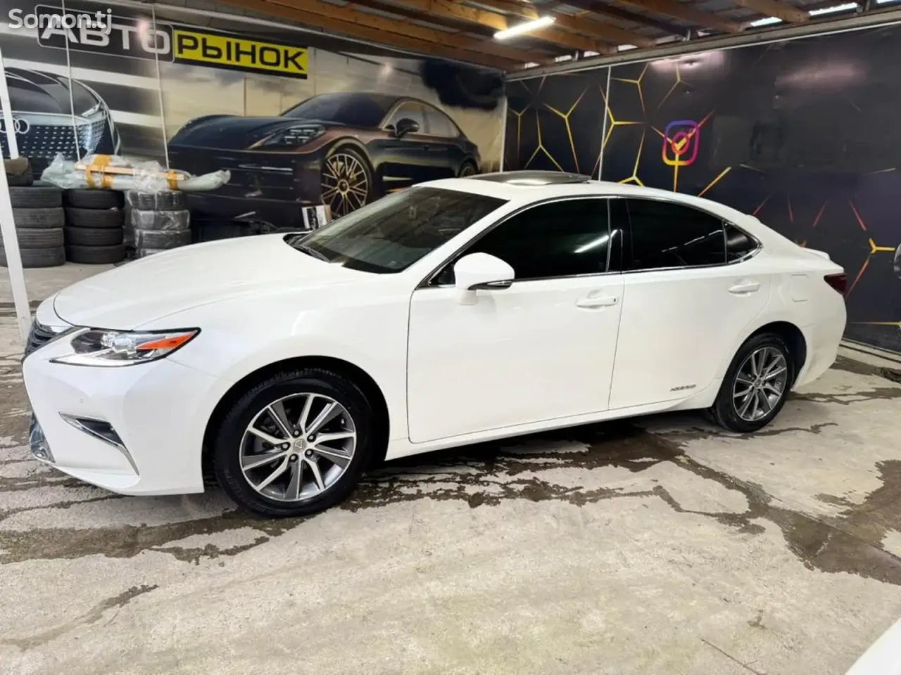 Lexus ES series 2017 · 3.0 AT