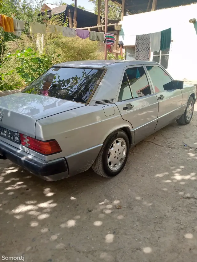 Mercedes-Benz W201 1993 · 1.8 MT