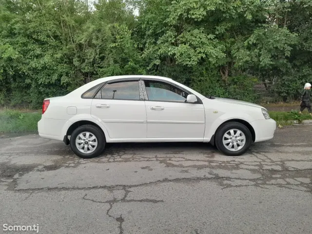 Chevrolet Lacetti 2005 · 1.6 MT