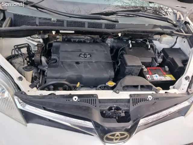 Toyota Sienna 2015 · 3.5 AT