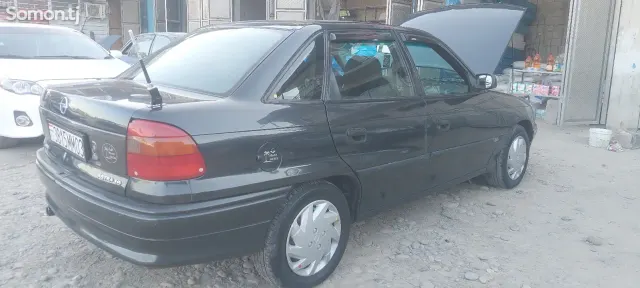 Opel Astra F 1997 · 1.6 MT