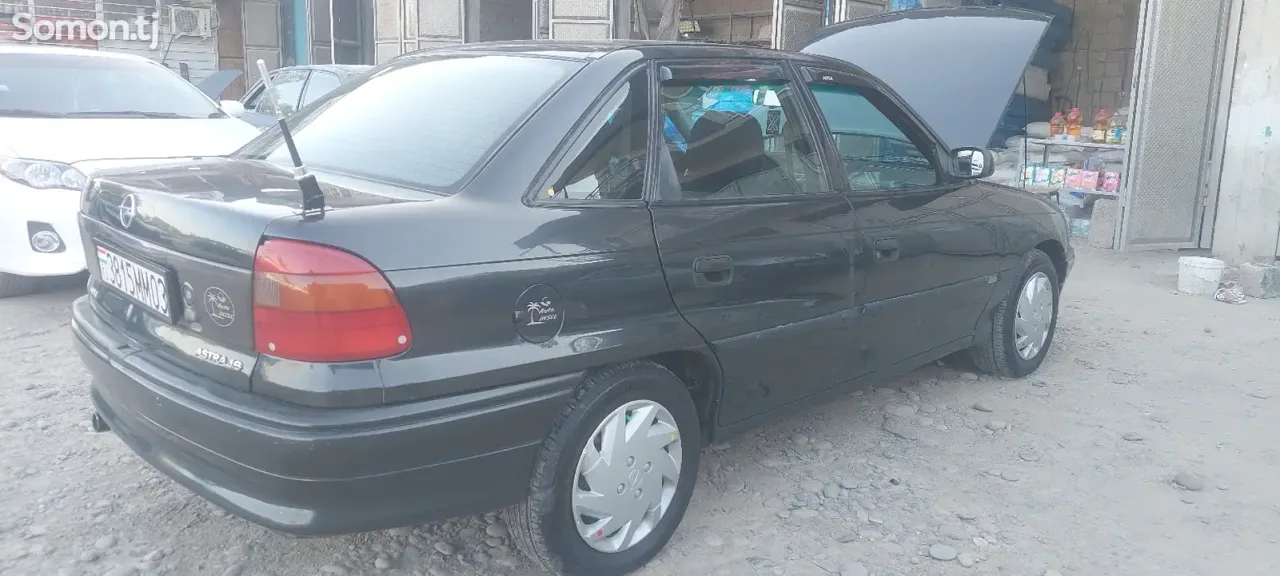 Opel Astra F 1997 · 1.6 MT