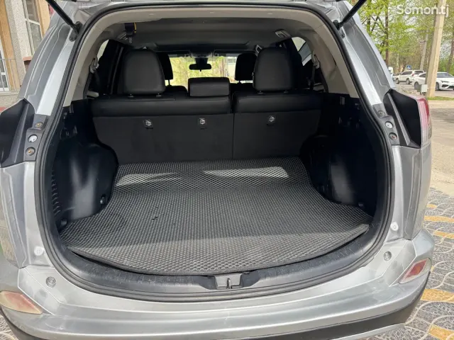 Toyota RAV 4 2017 · 2.5 AT