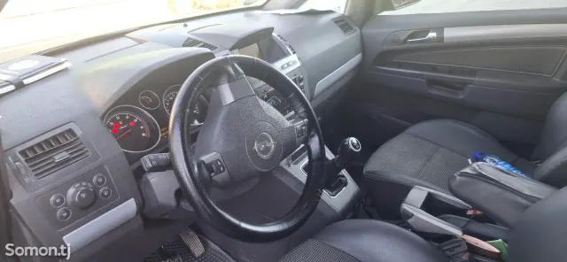 Opel Zafira 2007 · 1.8 MT