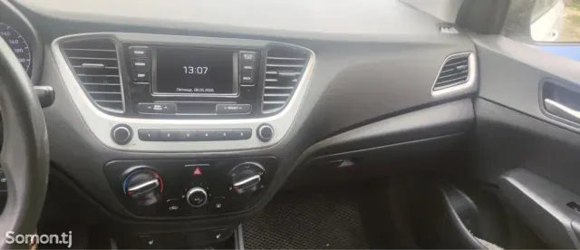 Hyundai Solaris 2018 · 1.8 AT