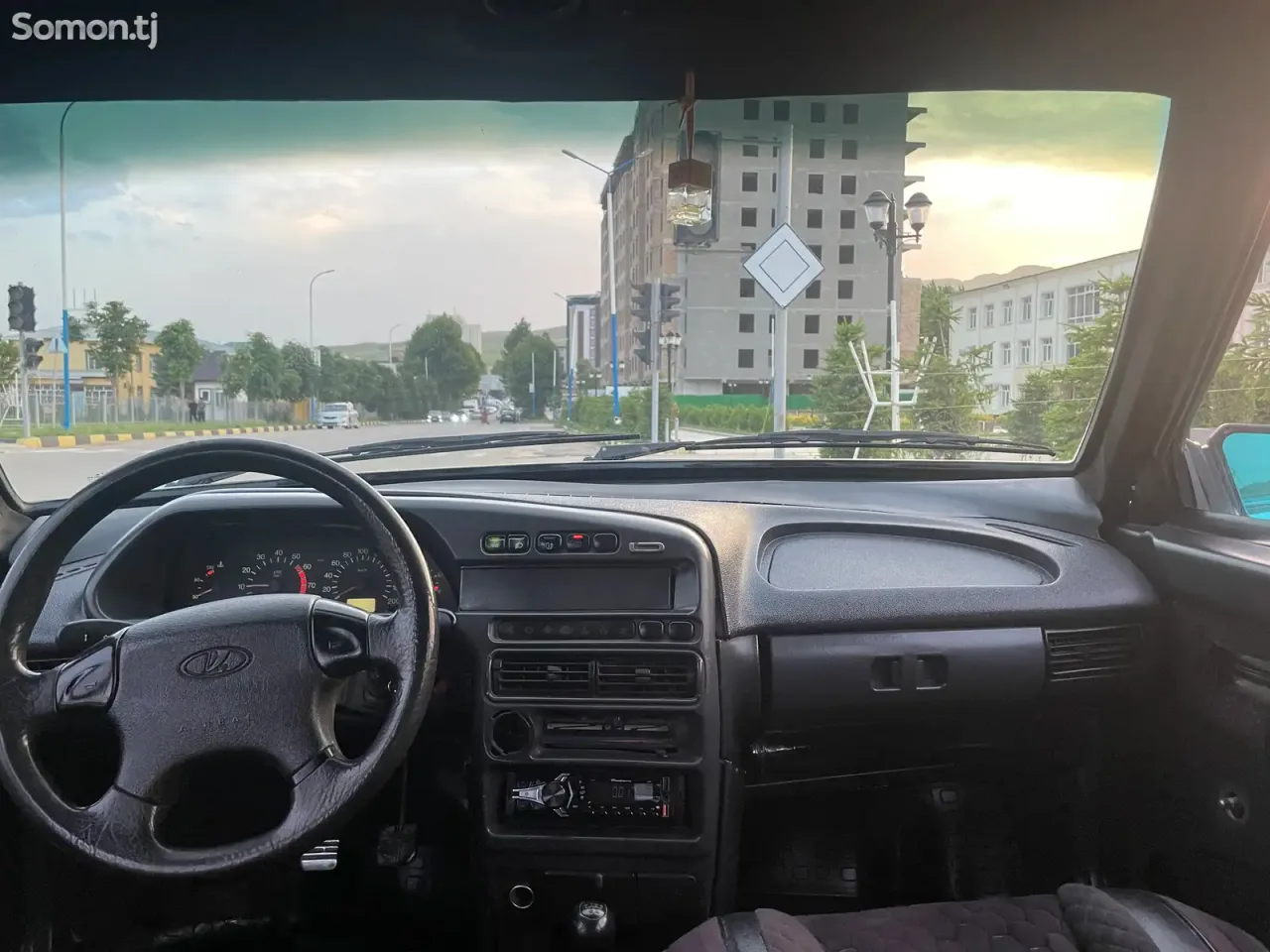 Lada (ВАЗ) 2109 2000 · 1.7 MT