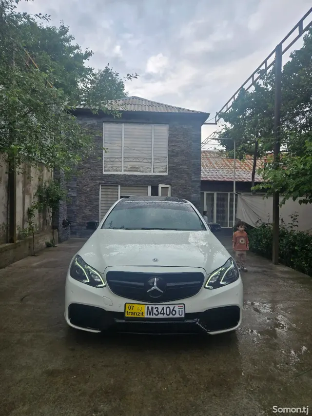 Mercedes-Benz E class 2010 · 3.5 AT
