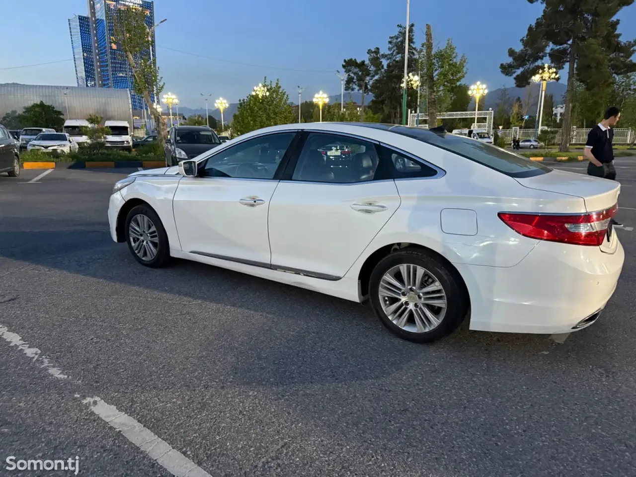 Hyundai Grandeur 2013 · 3.0 AT