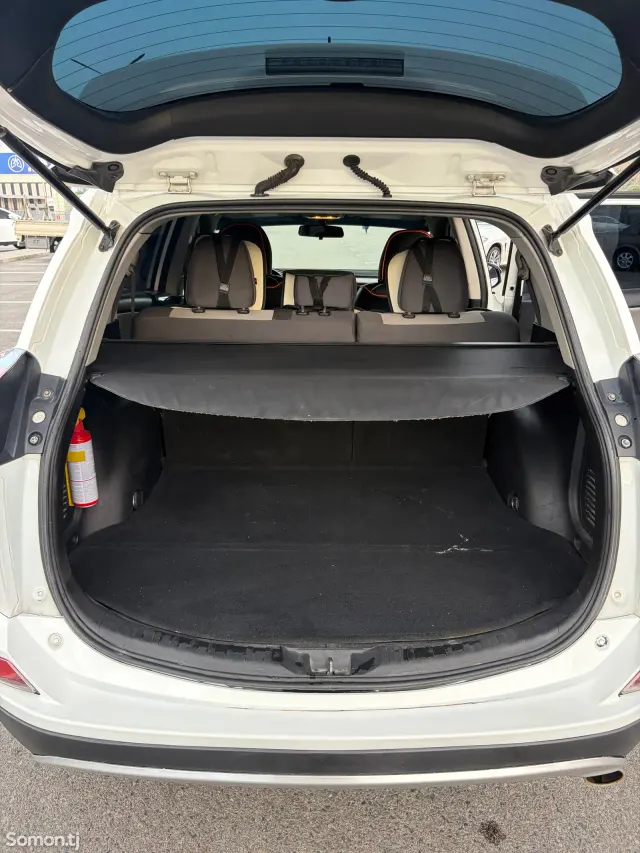 Toyota RAV 4 2014 · 2.5 AT