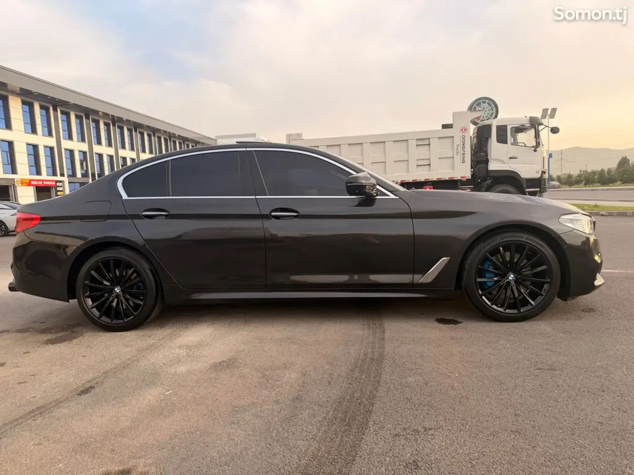 BMW 5 series 2018 · 3.0 AT