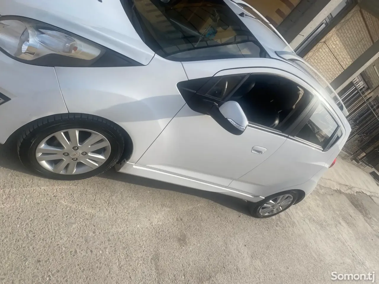 Chevrolet Spark 2016 · 1.1 AT