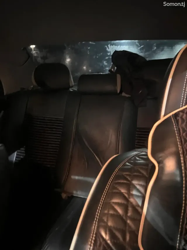 Toyota Corolla 2012 · AT