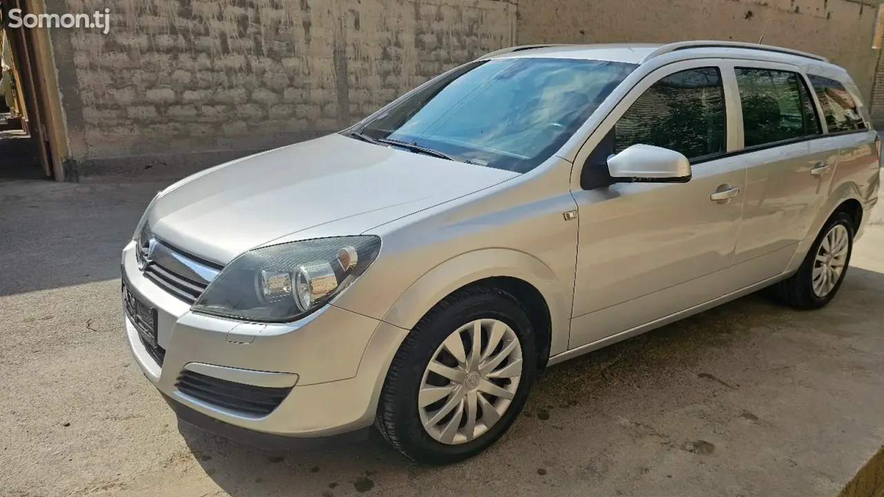 Opel Astra H 2006 · 1.6 MT