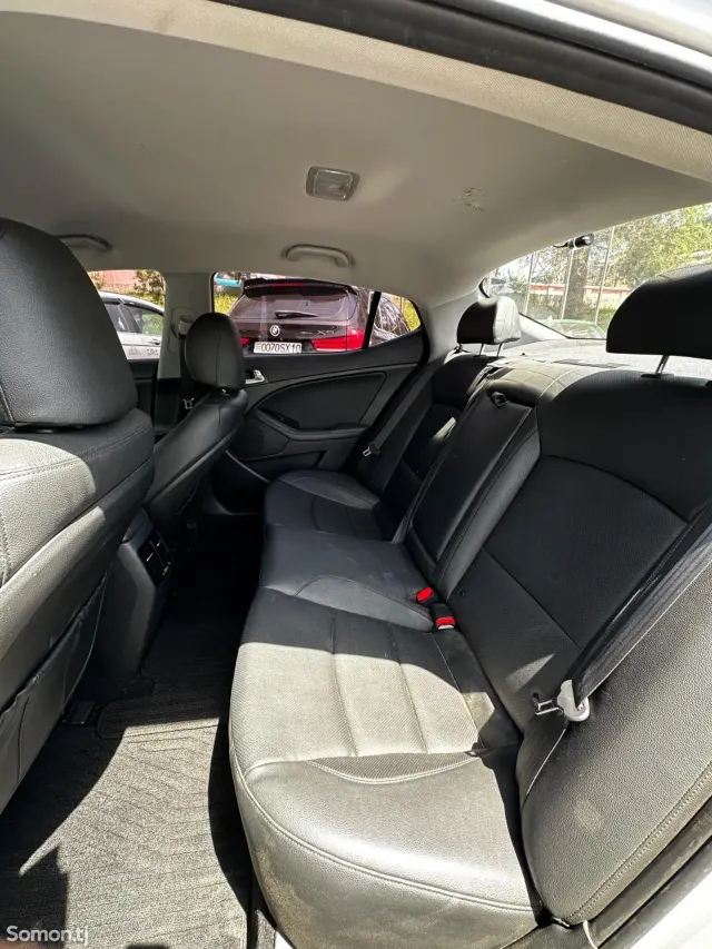 Kia K5 2015 · 2.0 AT
