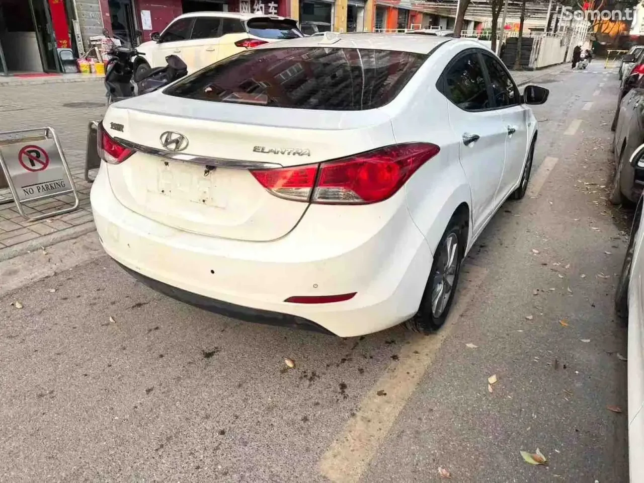 Hyundai Elantra 2015 · 1.6 AT