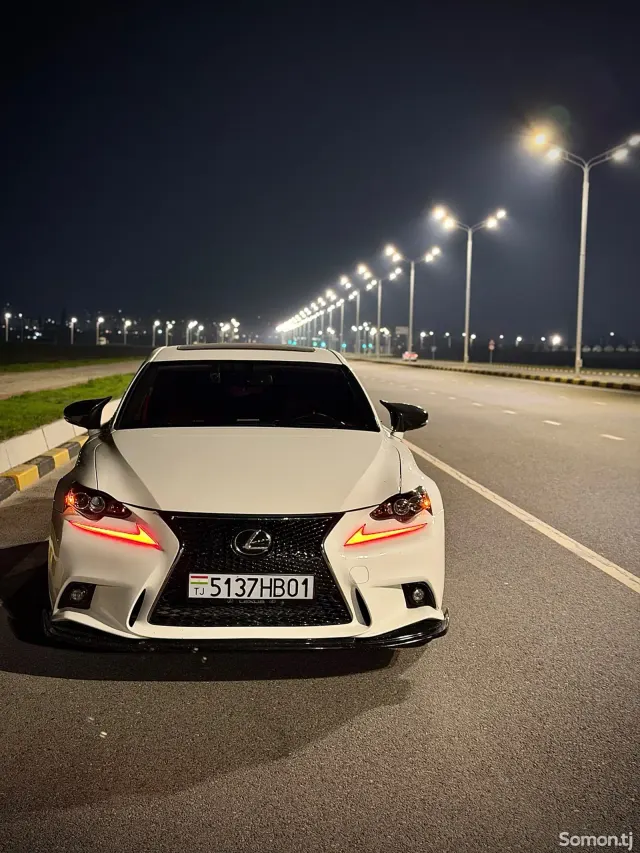 Lexus IS series 2015 · 2.5 AT