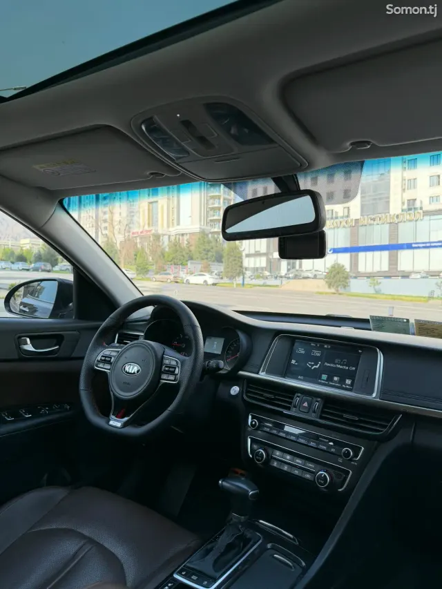 Kia K5 2015 · 1.7 AT
