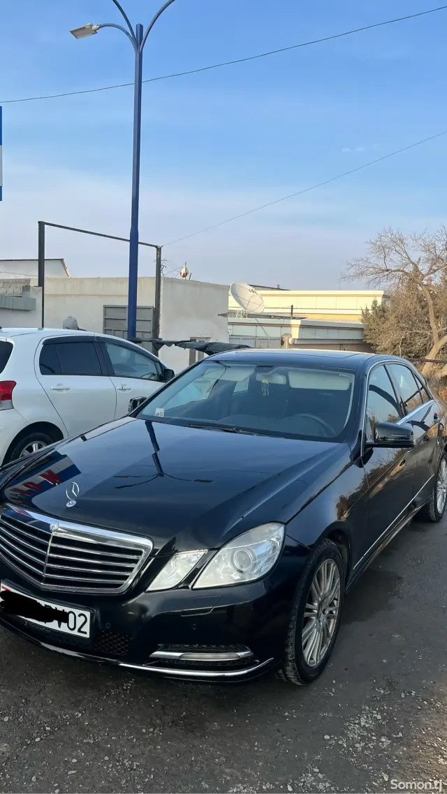 Mercedes-Benz E class 2011 · 3.0 AT