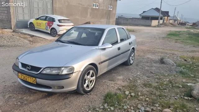 Opel Vectra B 1998 · 1.6 MT