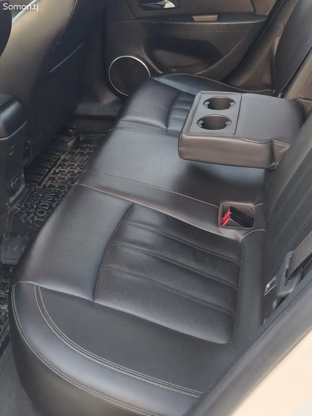 Chevrolet Cruze 2014 · 1.4 AT