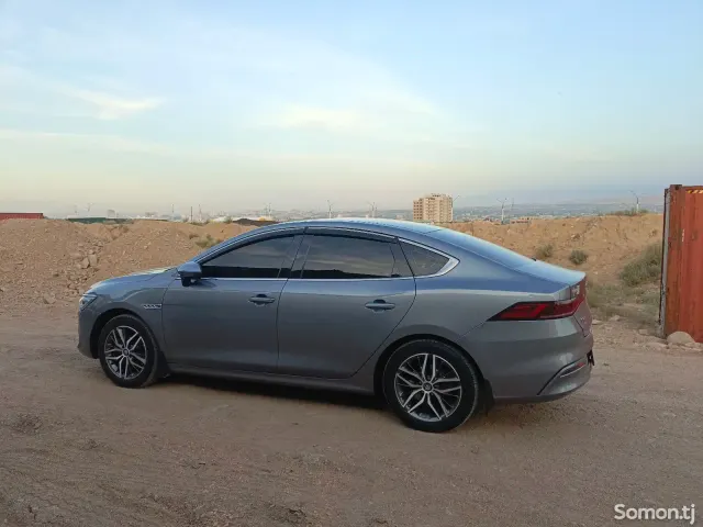 BYD Qin Plus 2022 · AT