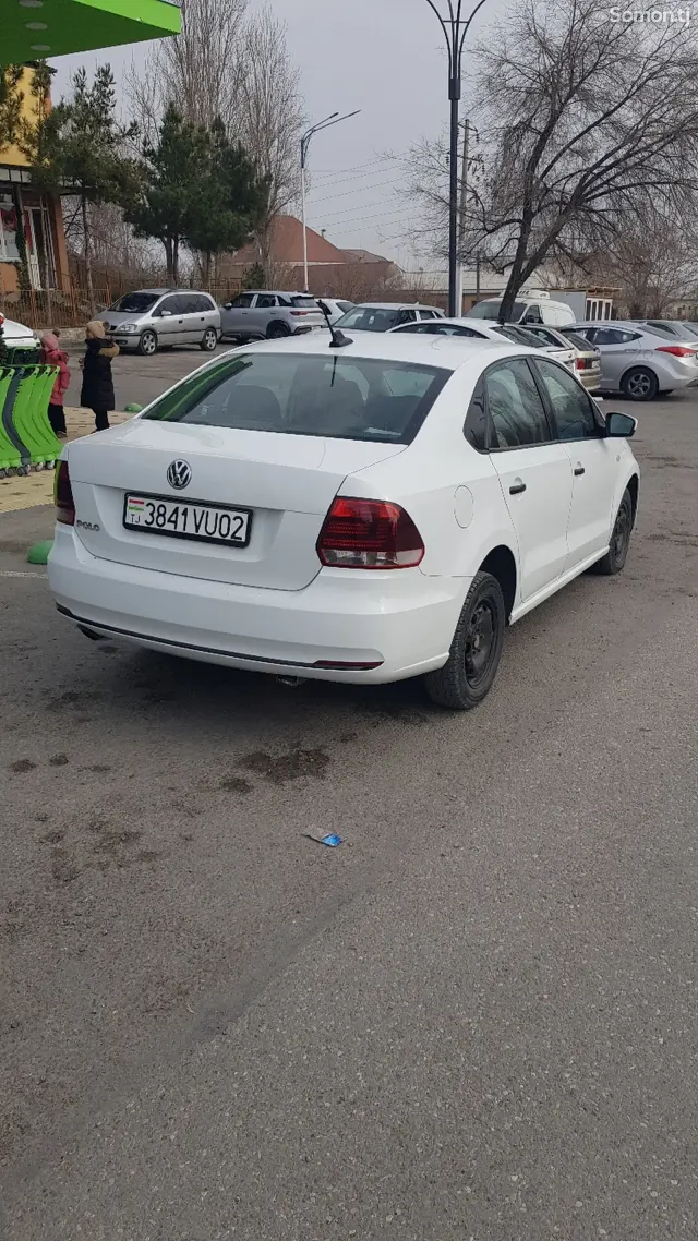 Volkswagen Polo 2019 · 1.6 MT