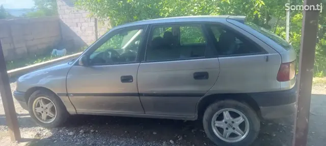 Opel Astra F 1997 · 1.4 MT