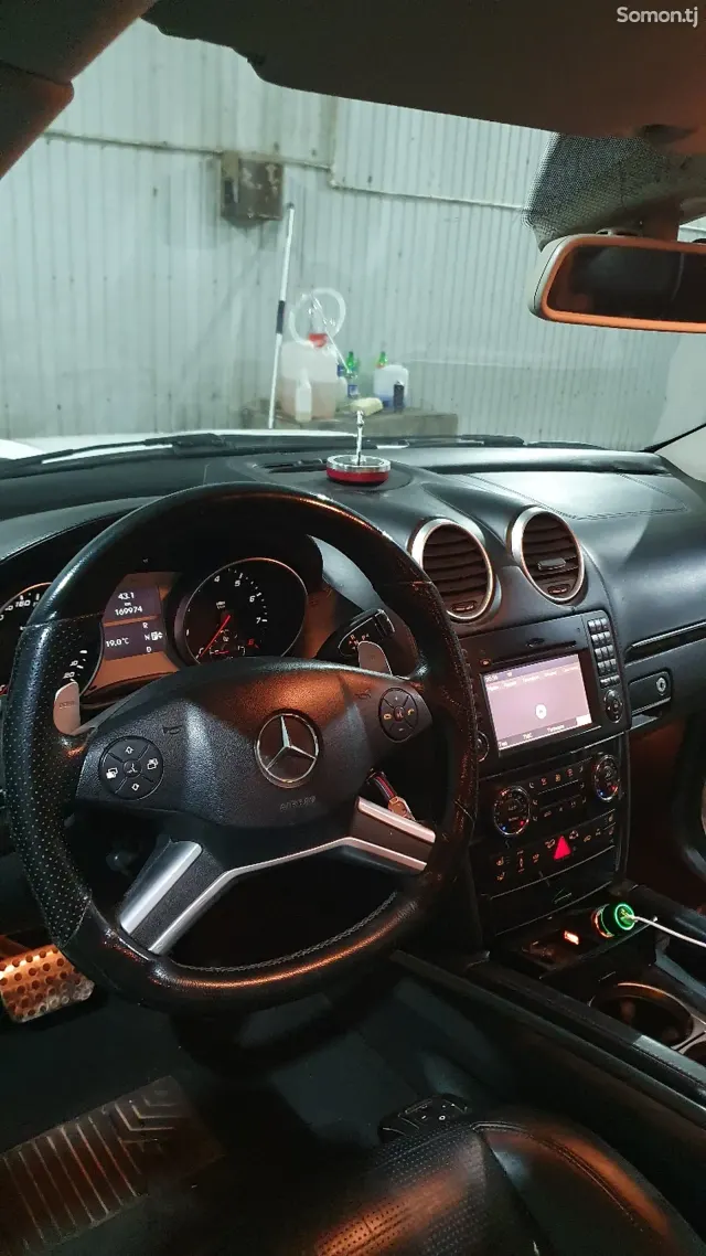 Mercedes-Benz ML class 2011 · 6.3 AT