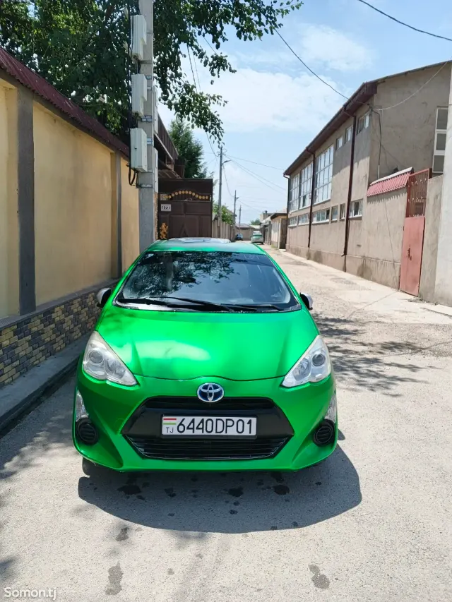 Toyota Aqua 2015 · 1.5 AT
